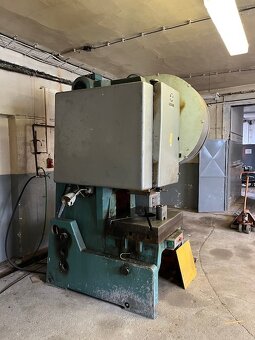 Excentrický lis ŠMERAL LEN 63 C - 8