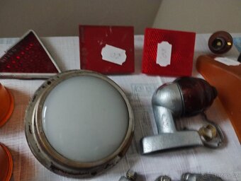 Směs náhradní přepínačů, světel a dílů na veterány ŠKODA - 8