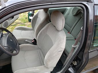 Renault Clio 1.4 16V - 8
