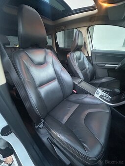 VOLVO XC60 2.4D5 R-DESIGN 151KW 4x4 AUT-NAVI-KUŽE-TAŽNÉ-XENO - 8