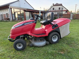 Zahradní traktůrek Honda HF 2417, 2 válec - 8