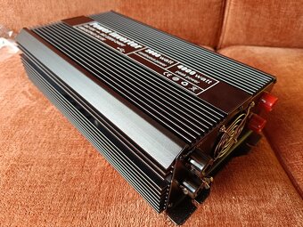 Měnič napětí/invertor DC12V na AC220V/2000W/4000W - 8