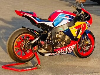 Suzuki rmz450,Honda 1000cbr ,yamaha r1 1000 - 8
