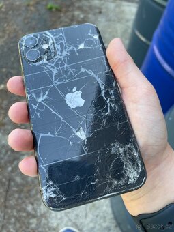 iPhone 11 - 8