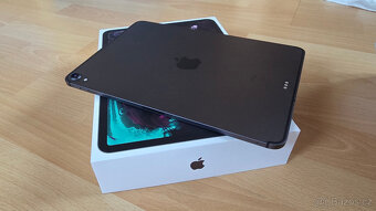 Apple iPad 11 512GB mod. A1934 WiFi + SIM + Apple klávesnice - 8