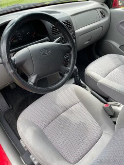Kia Rio 1.5 benzín 2001 - 8