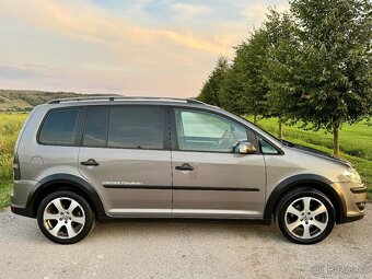Volkswagen Cross Touran - 2.0TDi 103Kw 140Ps. - 8