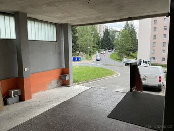 Nabízíme k prodeji obchodní prostory COOP ve Vsetíně na Sych - 8