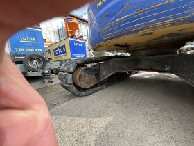 Komatsu PC138-10 15 tun Pásové rypadlo - bagr - 8