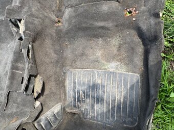 BMW E30 černý koberec 6vál - 8