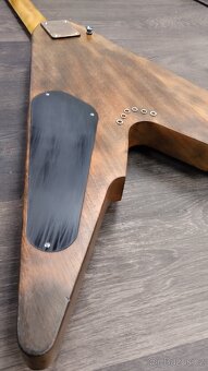 Elektrická kytara Flying V - 8