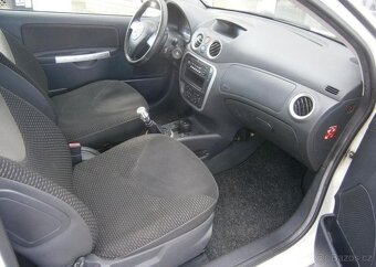 Citroën C2 1.1i serviska,2x kola benzín manuál 44 kw - 8