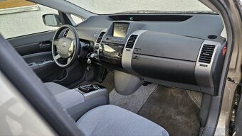 Toyota Prius naj. 63.000km - První majitel - 8