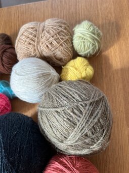 Retro zbytky pletacích přízí, vlny, na tvoření, 1,5 kg - 3 - 8