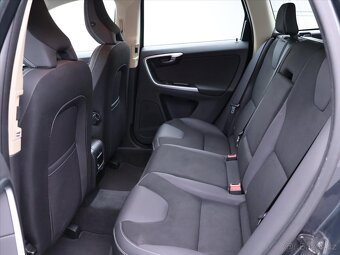 Volvo XC60 2,0 D4 120kW DrivE Momentum (2010) - 8