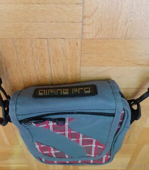Kabelka crossbody Alpine Pro - 8