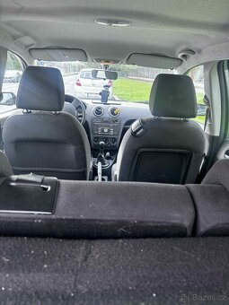 Ford Fusion - 8