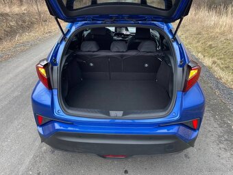 Toyota C-HR 1.8 Hybrid rok 2021 - 8