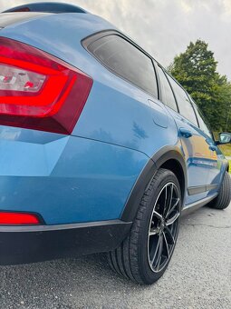 Škoda Octavia Scout  - 8