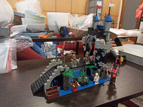 LEGO Castle 6078 Royal Drawbridge - 8