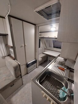Karavan hobby 420 Deluxe + solar - 8