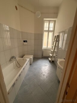 Pronájem 2+1,90m2s balkonem v centru města Olomouce - 8