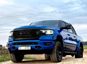 DODGE RAM 1500 5,7 HEMI BUILT TO SERVE 2023 - 8