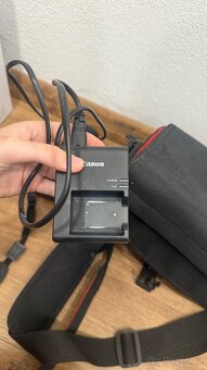 Canon Eos 2000D - 8