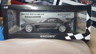 1:18 Mercedes SLS AMG Matt Schwarz Minichamps Lim.ed. - 8