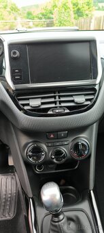 Peugeot 2008 - 8