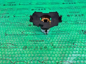 držák přepínačů pod volantem Škoda Felicia od 08/96 6U095355 - 8