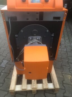 Prodám  kotel na olej 17 - 20 Kw - 8