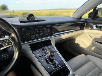 Porsche Panamera 4S - 8