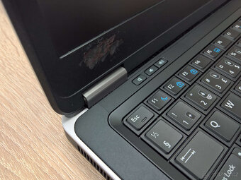 Dell Latitude E7440 - 8