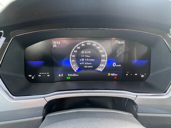 Volkswagen Touran 1,5 Tsi ACTIVE 2022 92 300 km - 8