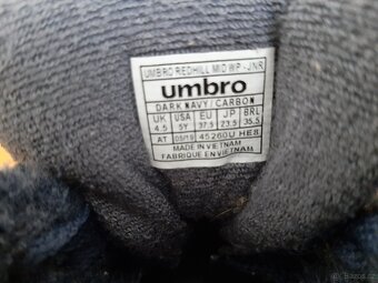 Boty kotníkové UMBRO vel. 37.5,  stélka 23.5 cm, Sportisimo - 8