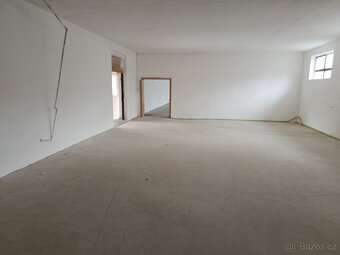 Skladové a prodejní prostory na střední Moravě - 8