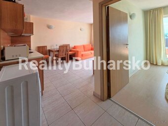 Prodej zařízeného apartmánu 2+kk s balkonem-Slunečné pobřeží - 8