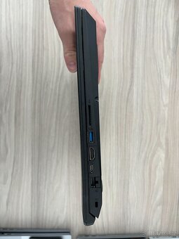 Acer Nitro AN515-52 - 8