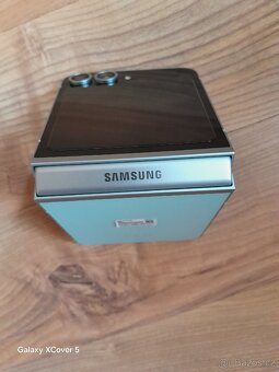 Samsung Galaxy Z Flip6 - 8