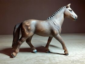 SCHLEICH Koně SBĚRATELSKÉ FIGURKY 12 - 8