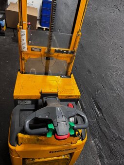 Elektrický vysokozdvižný vozík Jungheinrich za 29.000Kč - 8