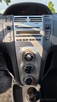 Toyota Yaris, 1.majitel, garáž.+kola, 4/2006, 64098km - 8