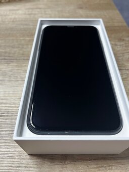 Predám apple IPhone XR čierny 64GB - 8