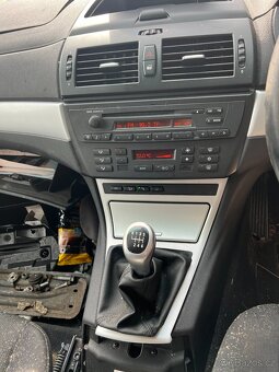 BMW X3 E83 2,0d N47D20A manuál - 8