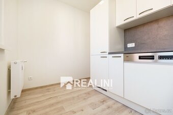 Nadstandartní byt 2+1 s lodžií po kompletní rekonstrukci - 8