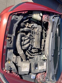 Volvo C30 1.6 74 kW, manuál, r. v. 2010 - 8