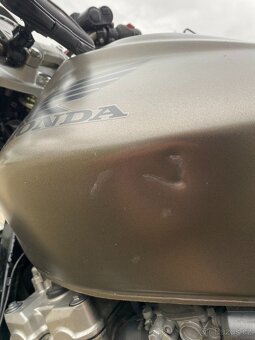 Honda Hornet CB600 - 8