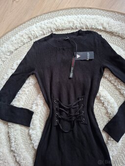 Černé šaty s vázáním Guess - 8