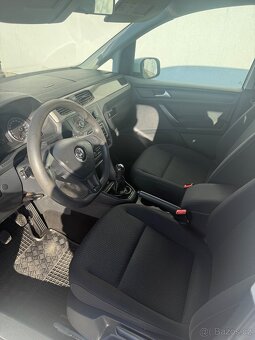VW Caddy 2.0 TDI Naprosto v pořádku 5 mist - 8